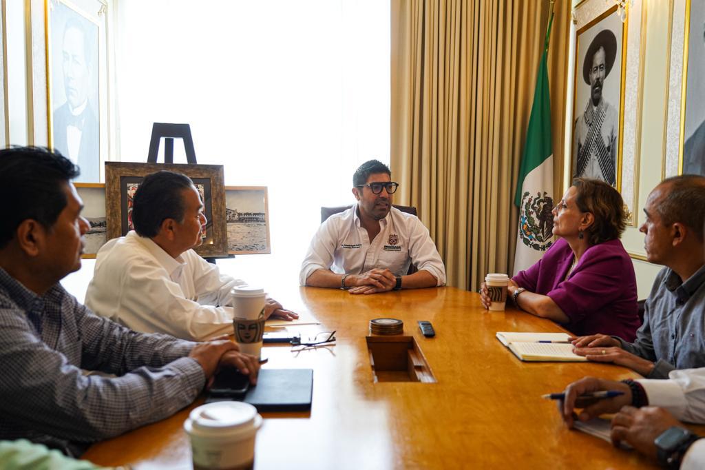 Ensenadahoy Presidir N Armando Ayala Y Marina Del Pilar Comit De