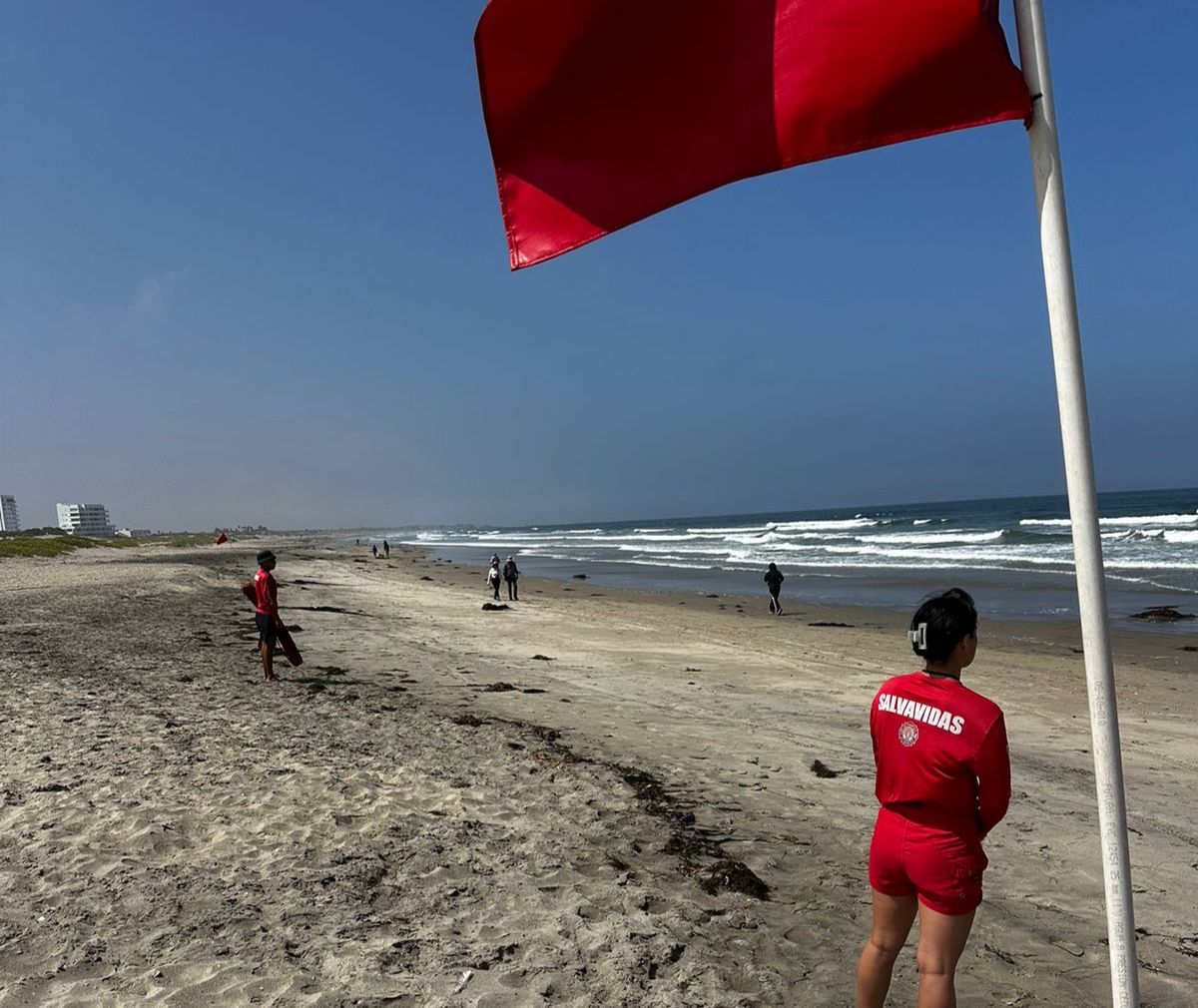 EnsenadaHoy.com - Exhortan Bomberos de Ensenada a no ingresar al mar en ...